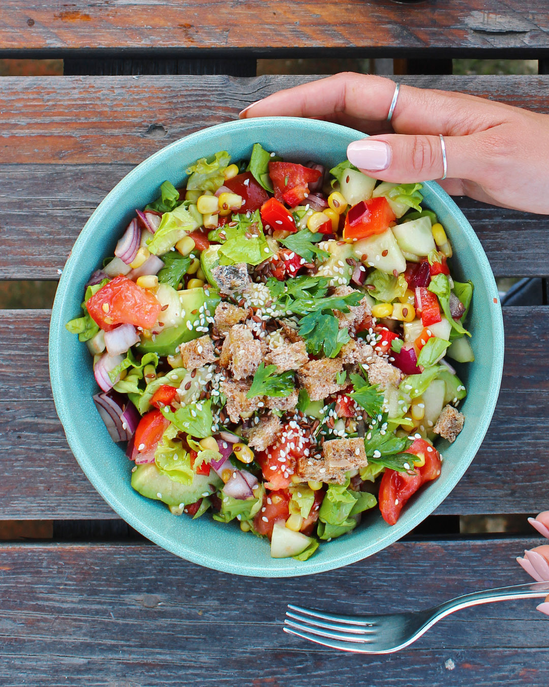 Vitaminska obrok salata sa avokadom